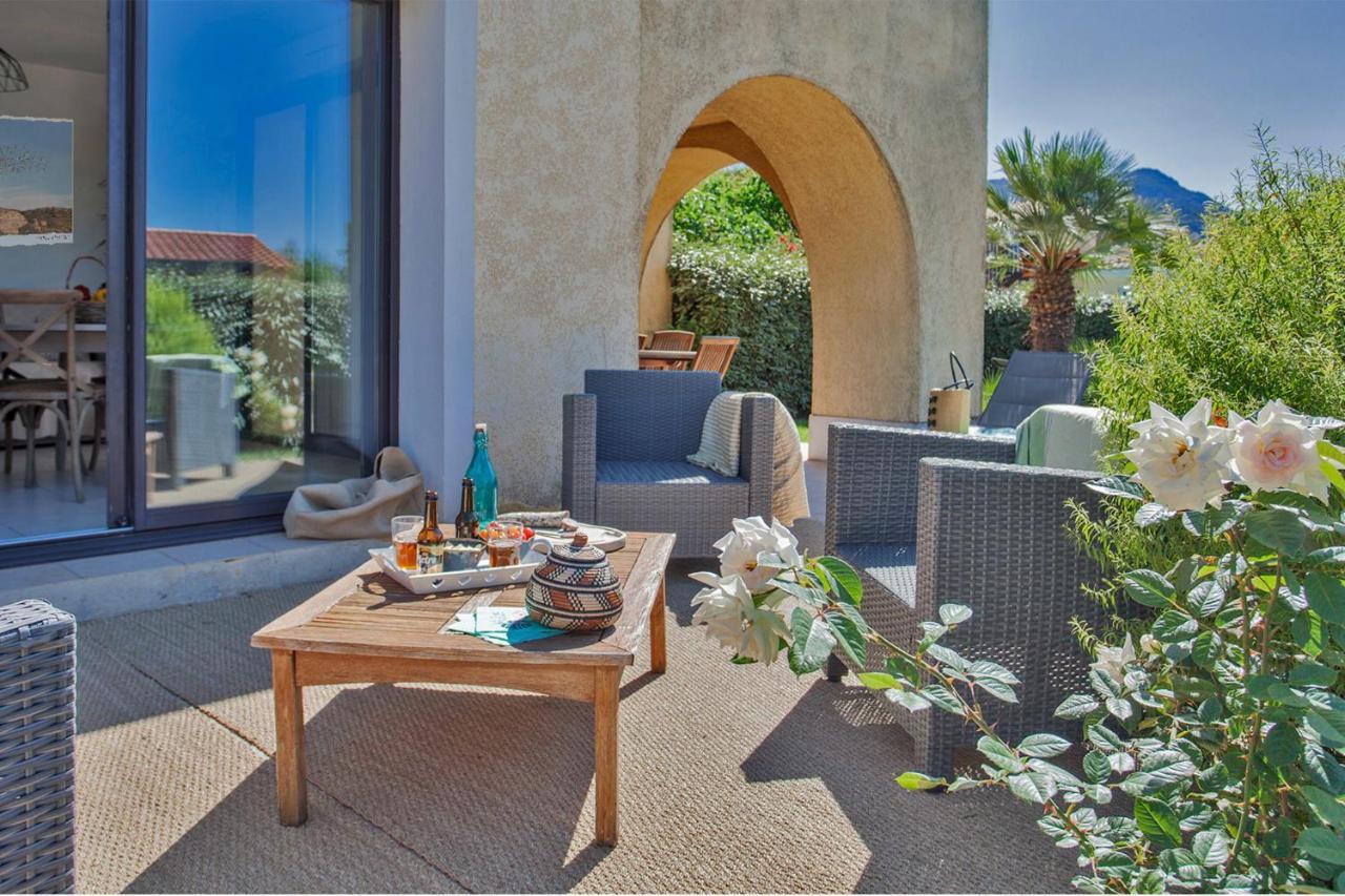 קאלבי Location De Vacances Olivier Jardin Privatif Et Piscine Chauffee Partagee מראה חיצוני תמונה