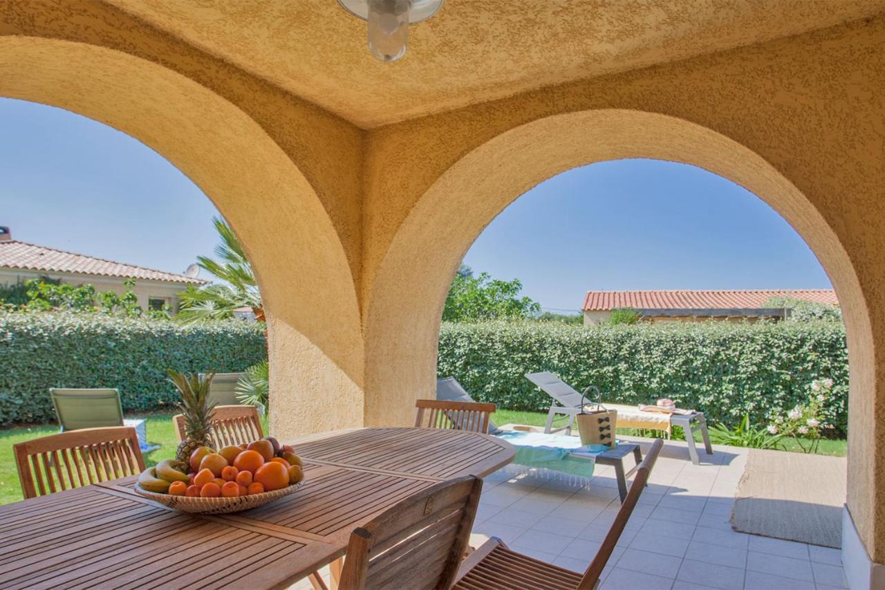 קאלבי Location De Vacances Olivier Jardin Privatif Et Piscine Chauffee Partagee מראה חיצוני תמונה
