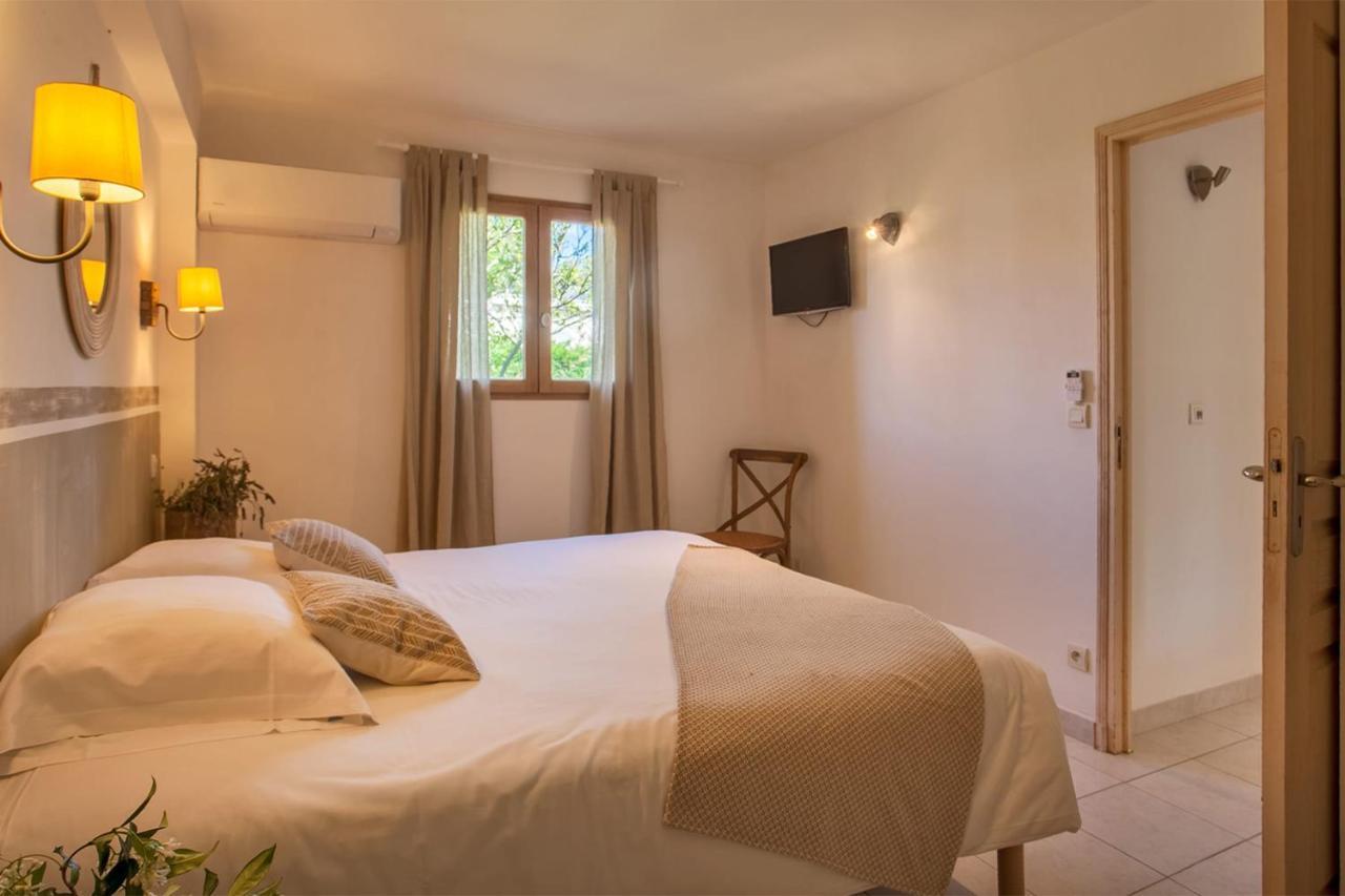 קאלבי Location De Vacances Olivier Jardin Privatif Et Piscine Chauffee Partagee מראה חיצוני תמונה